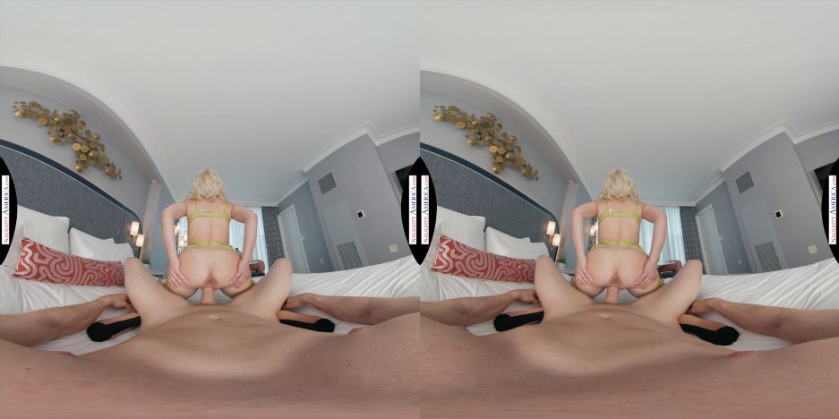 Naughty America VR with Annaleigh Reno in Pinup flapper Annaleigh Reno is ready for some big hard cock in her tight wet pussy - VR